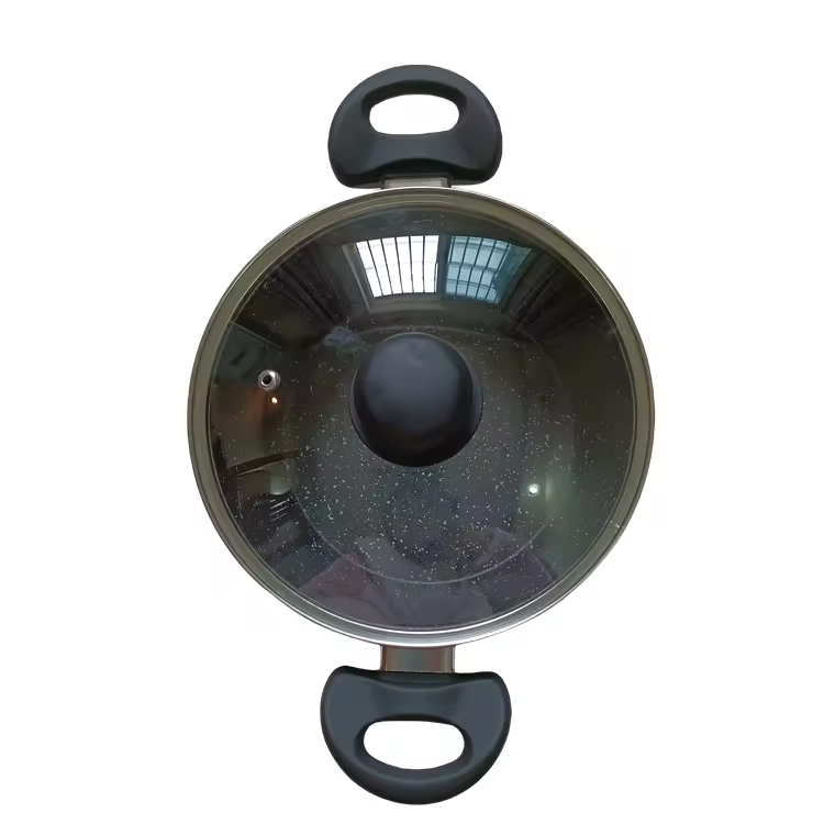 Kuchyňské hrnce na polévku a vývar