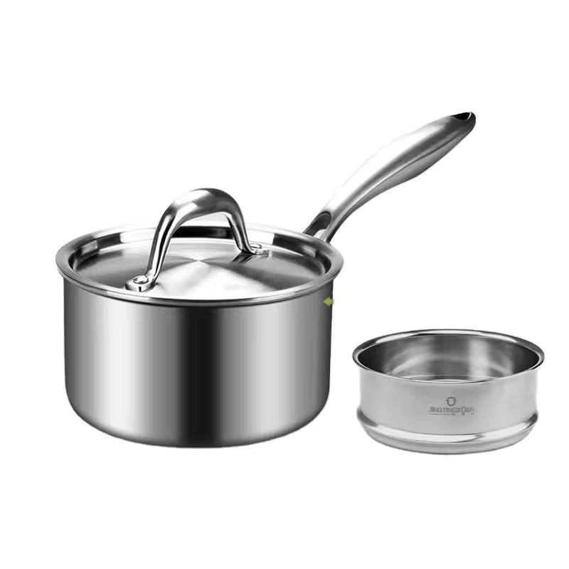 Malý doplněk dětské výživy s nepřilnavým povrchem na vaření nudle instantní nudle teplá domácí vařená polévka s mlékem